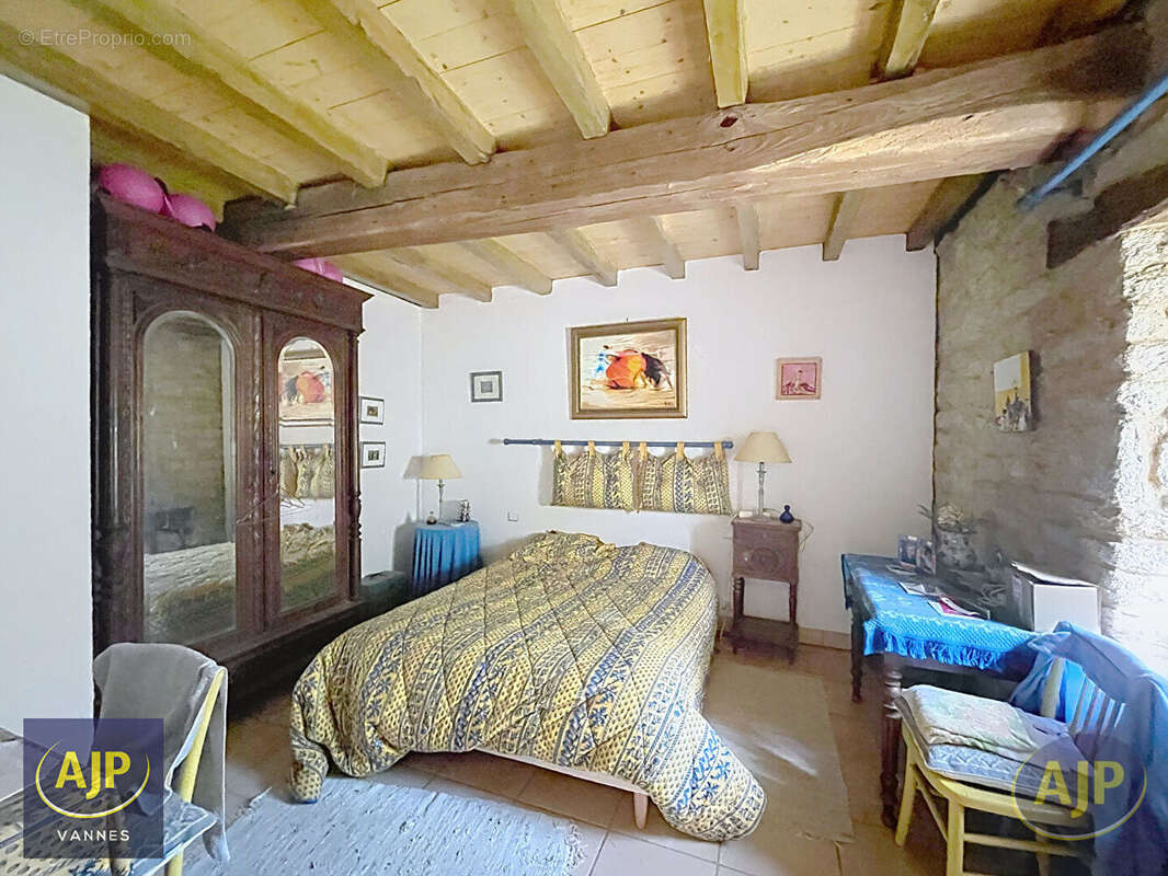 Maison à LOCQUELTAS