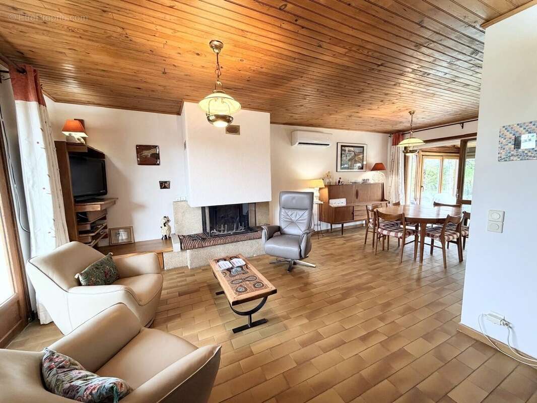 Maison à OYE-PLAGE