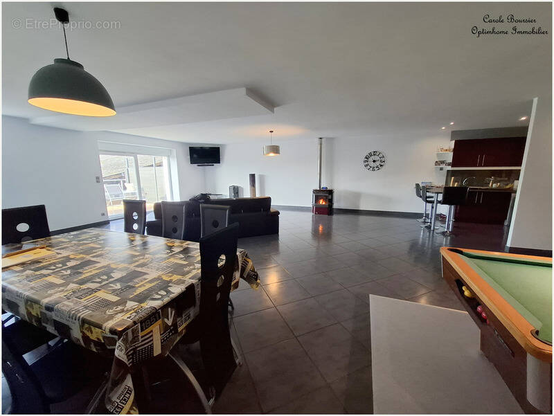 Maison à NEUFCHATEAU