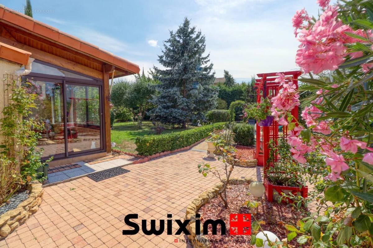 Maison à PAREMPUYRE