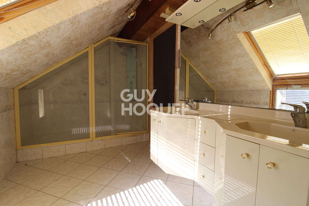 Maison à VERNEUIL-L'ETANG