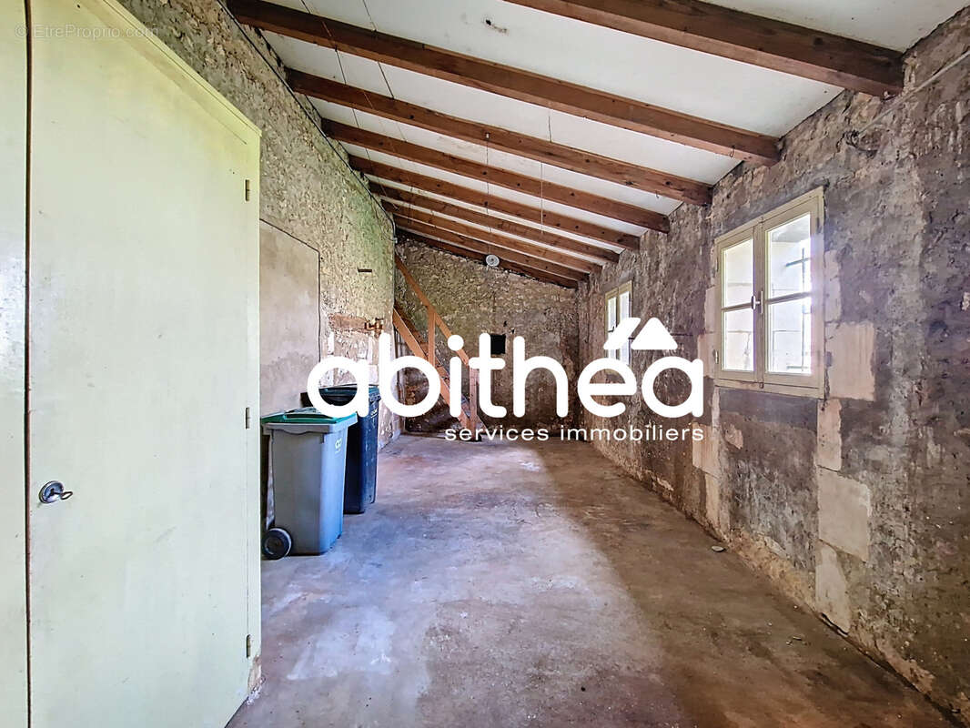 Maison à SAINT-SIMON-DE-PELLOUAILLE