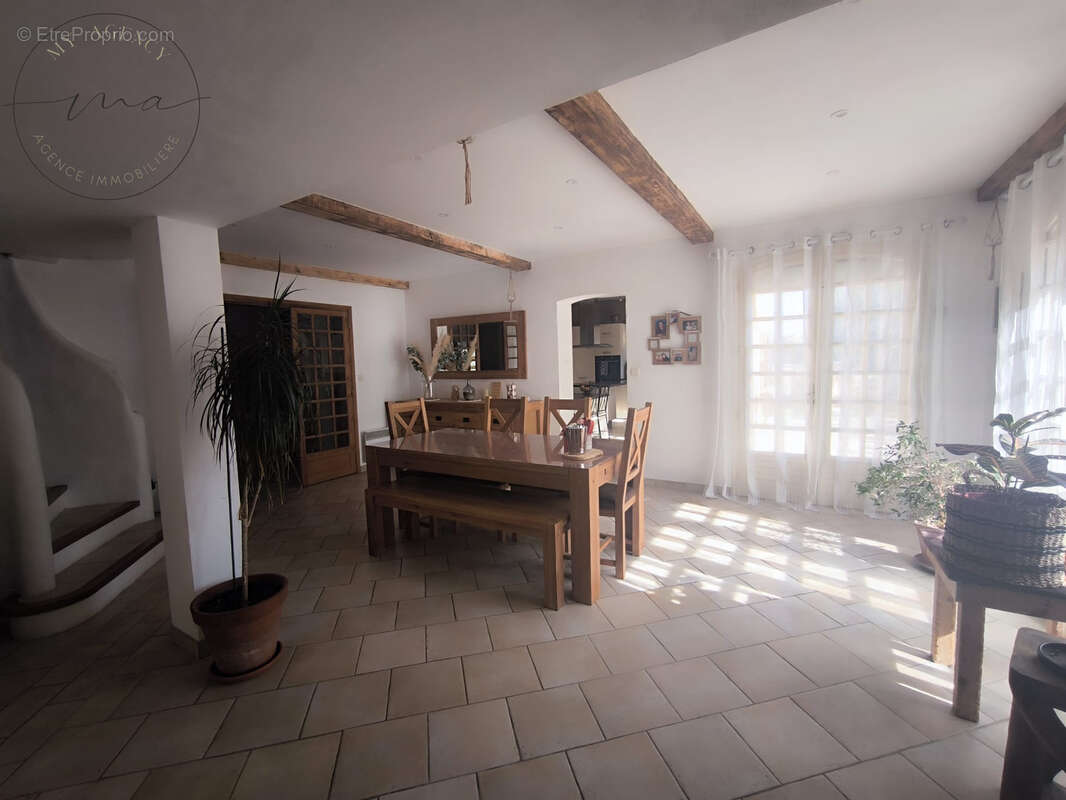 Maison à LIGNAN-SUR-ORB