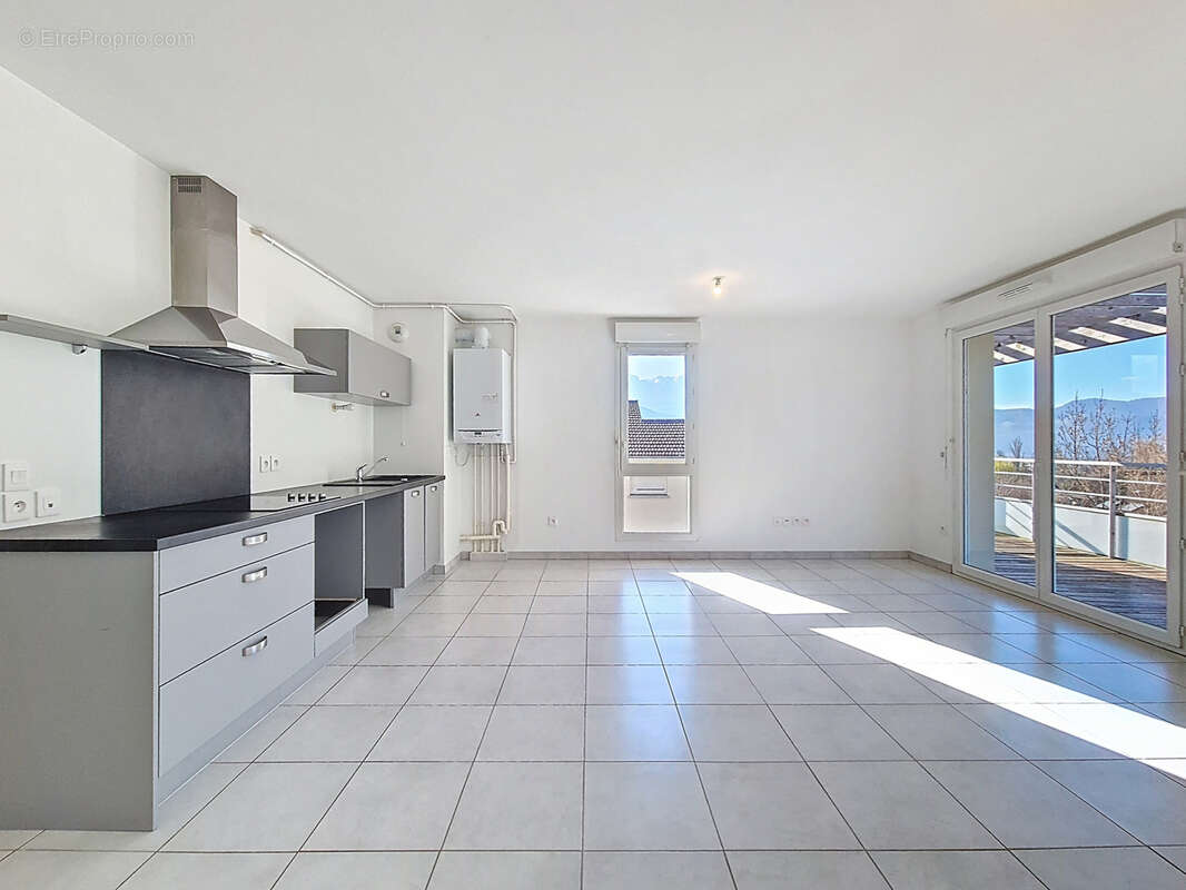 Appartement à SAINT-ISMIER