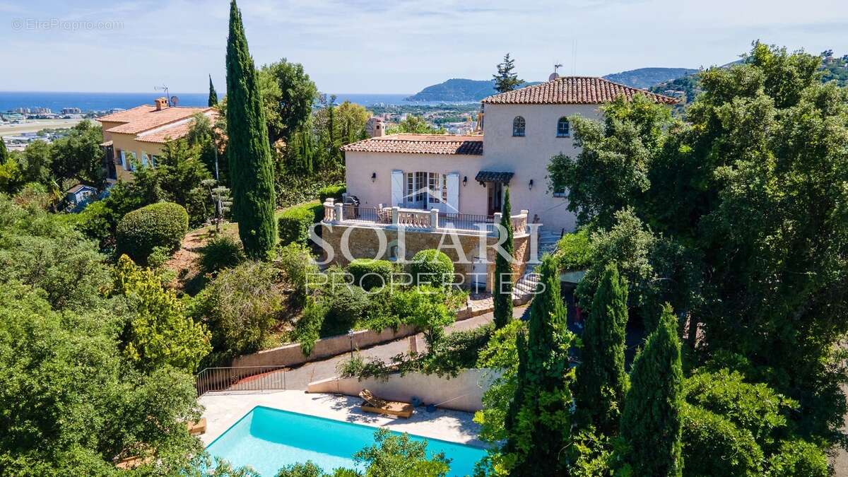 Villa avec piscine à Mandelieu au calme - photo 2