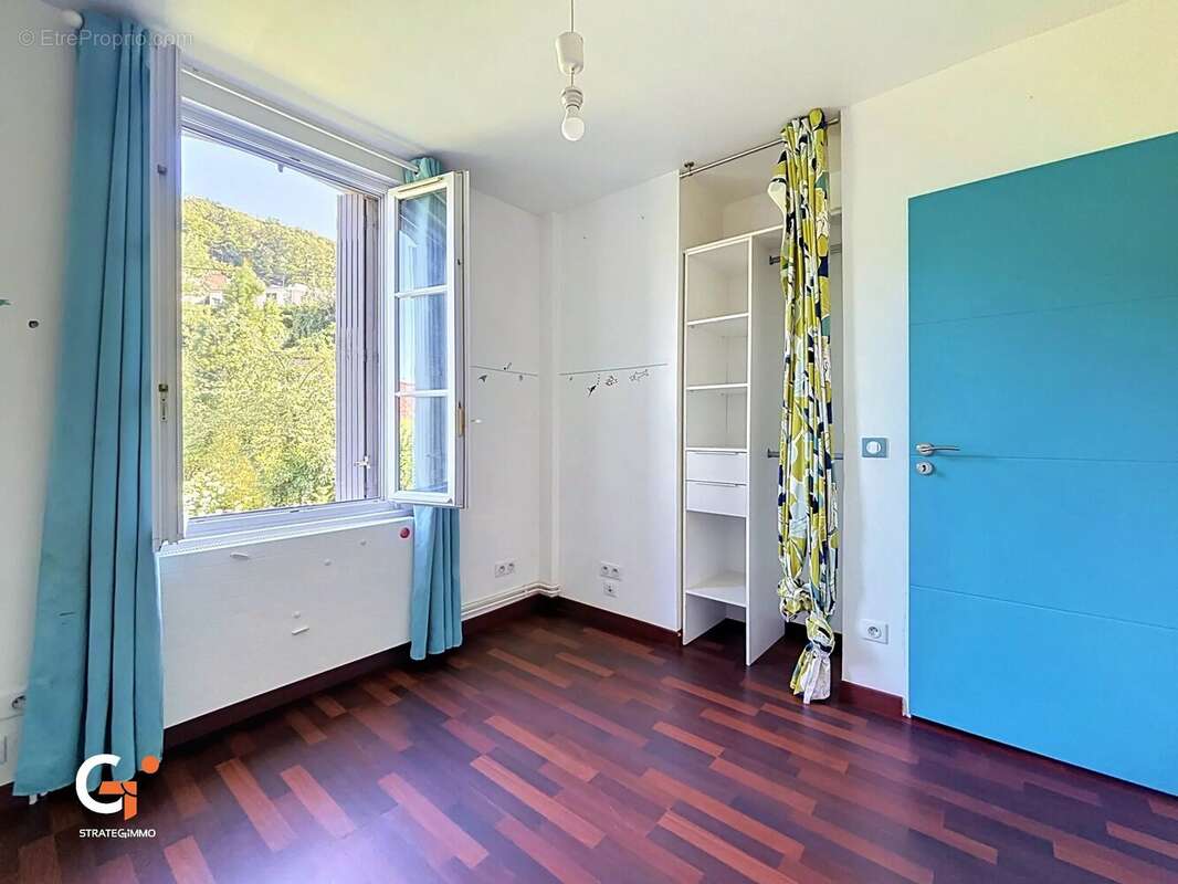 Expo Sud, grand garage + 2 stationnements, 4 chambres - photo 13
