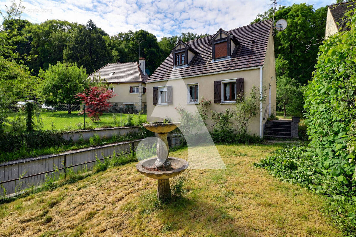 Maison à NESLES-LA-VALLEE