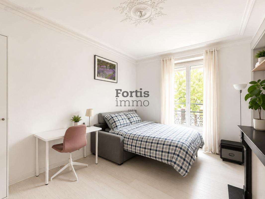 Appartement à PARIS-14E