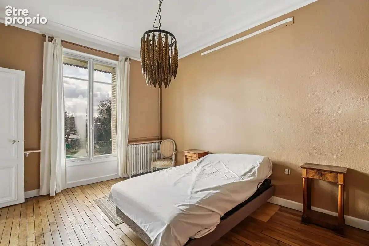 Le vesinet - propriete de 232 m² - salon 66 m²  - 4 chambres - terrain 1474 m²  - dependance amenagee 60 m² -  10 mn rer - photo 11