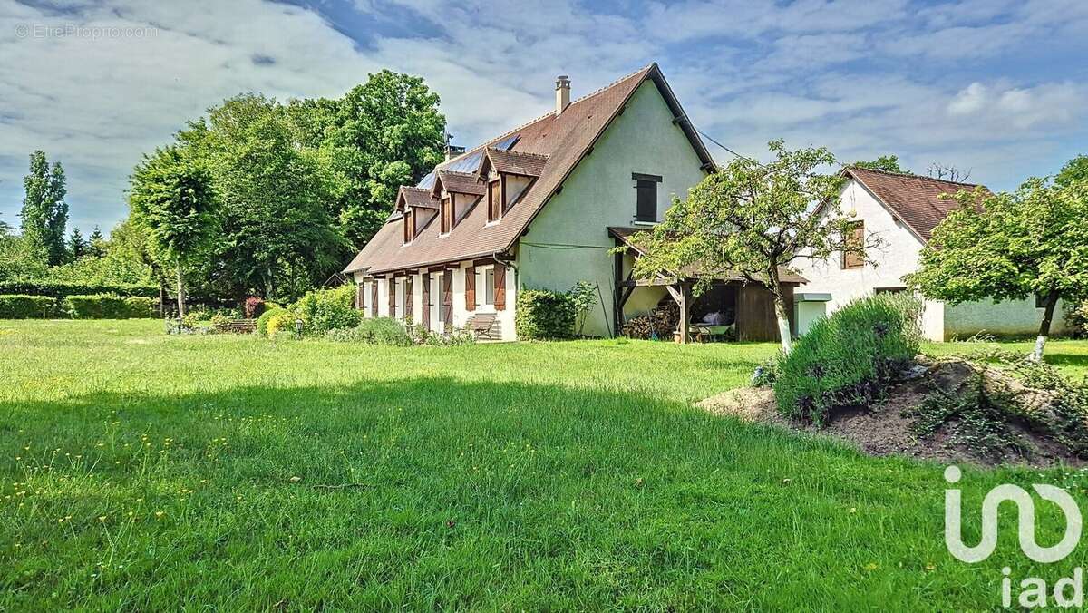 Maison 205 m² à Villemer  - photo 4