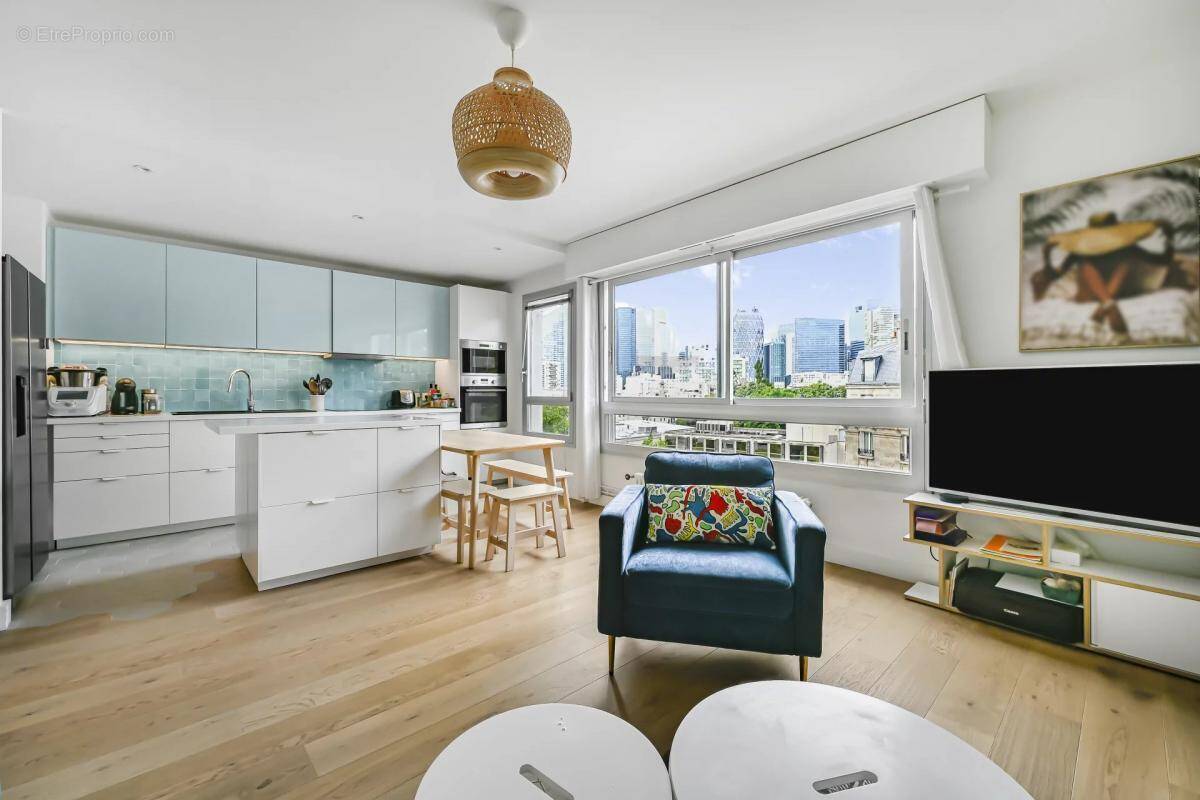 Appartement à COURBEVOIE