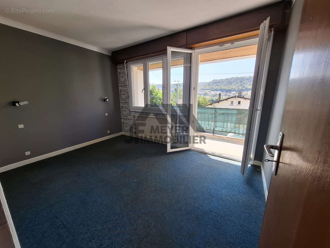 Appartement à POMPEY