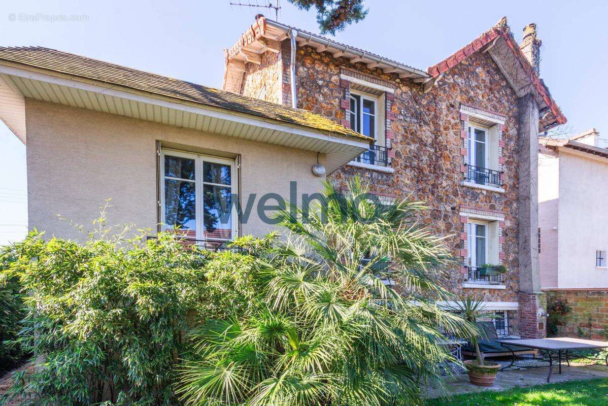 Maison à SARTROUVILLE