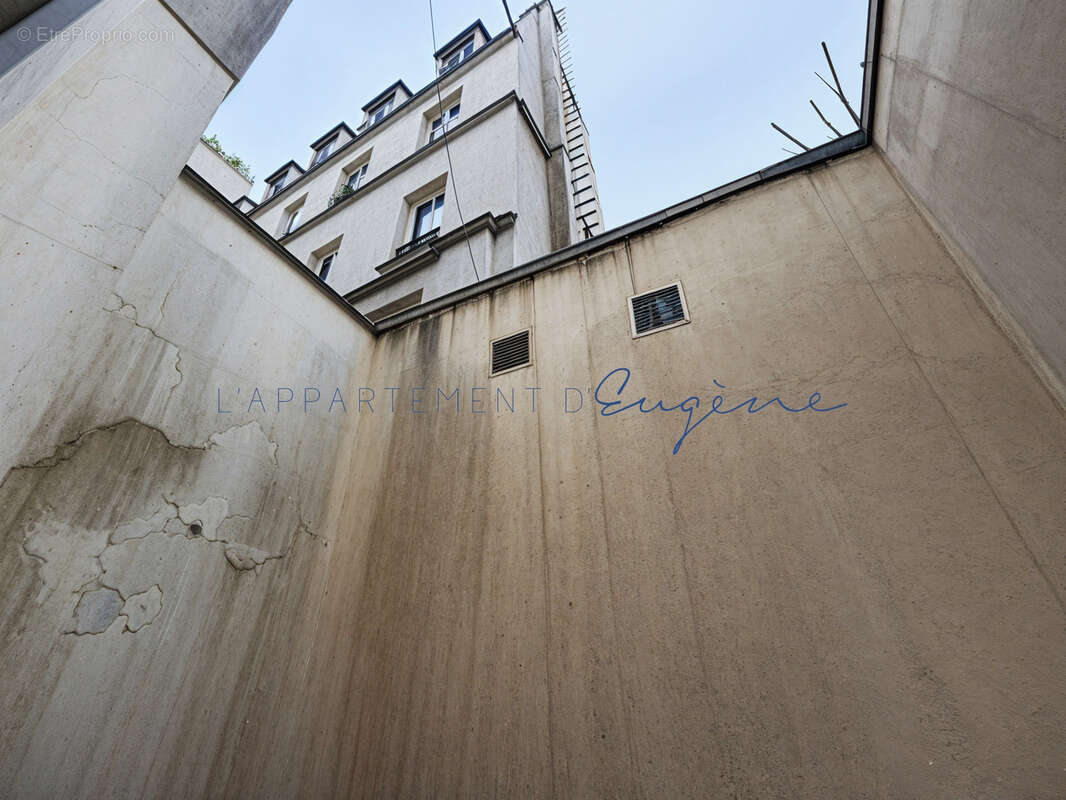 Appartement à PARIS-18E