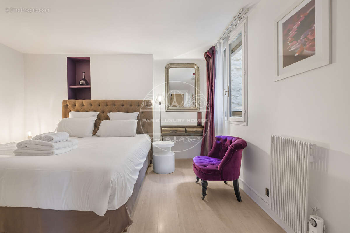 Appartement à PARIS-8E