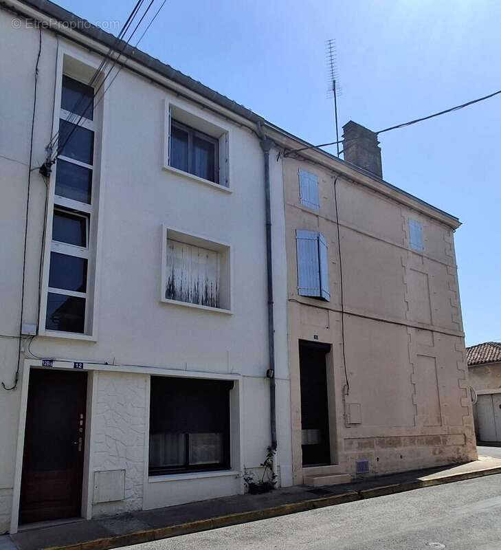 Maison 178 m² à Chasseneuil-Sur-Bonnieure  - photo 3