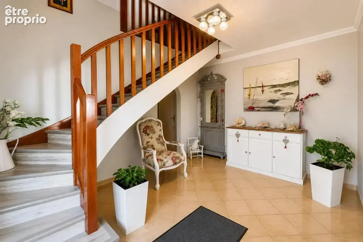Maison de 7 pièces de 233 m² à La Chapelle-sur-Erdre - photo 5