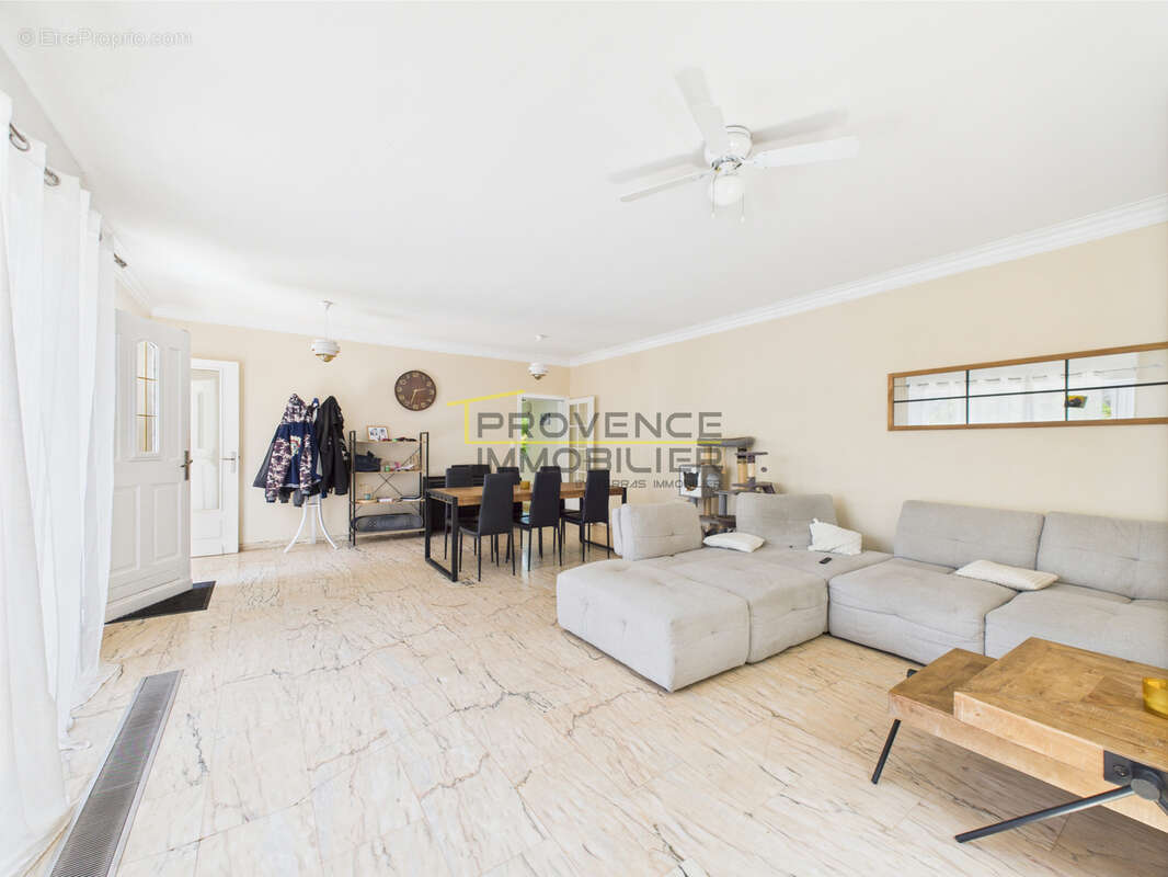 Maison à MONTELIMAR