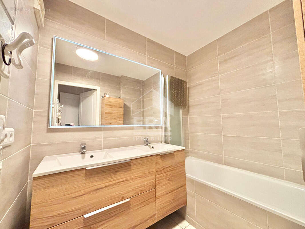 Appartement à EMERAINVILLE