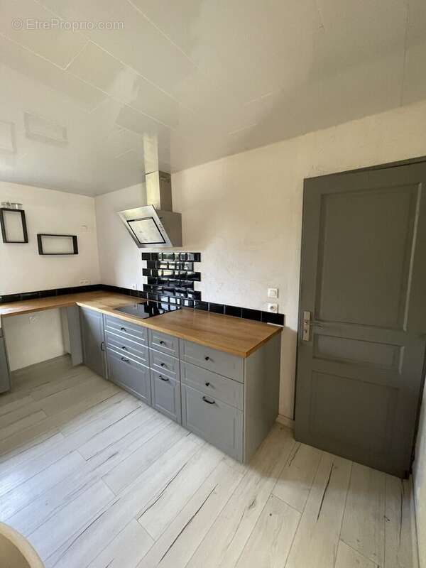 Maison à AVESNES-SUR-HELPE