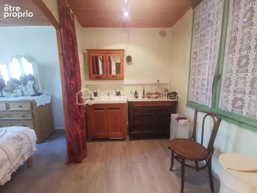 THOARD - Maison coup de cœur ! 68m² - 2 chambres - terrasse - terrain - photo 13