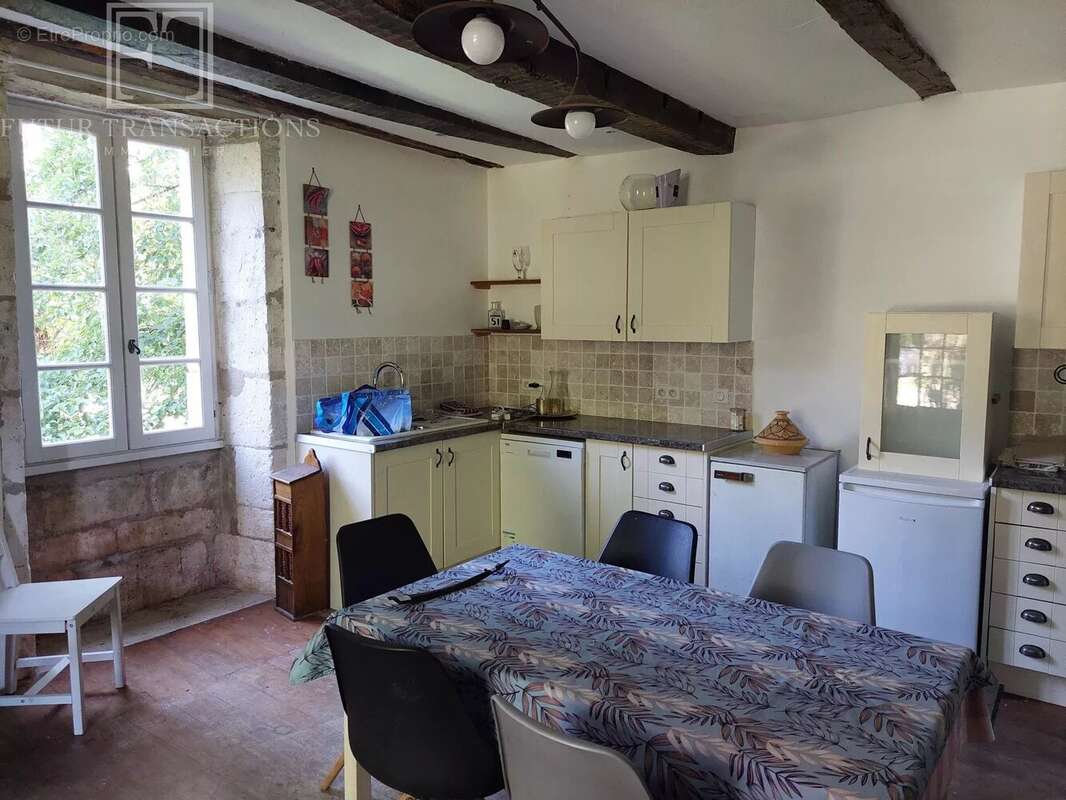 Maison à BOURDEILLES