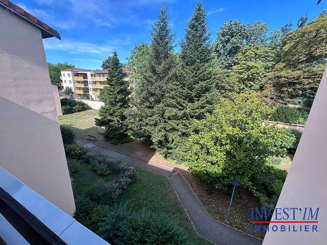 Appartement à SAINT-GENIS-LAVAL