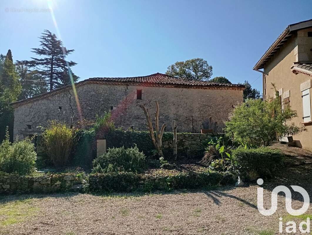 Maison 132 m² à Sainte-Colombe-De-Villeneuve  - photo 7