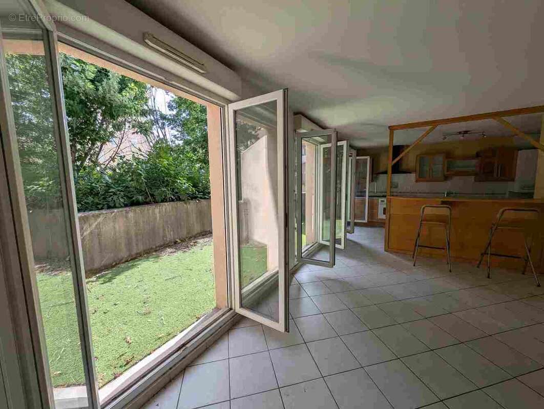 n°1 - Appartement à VILLEURBANNE