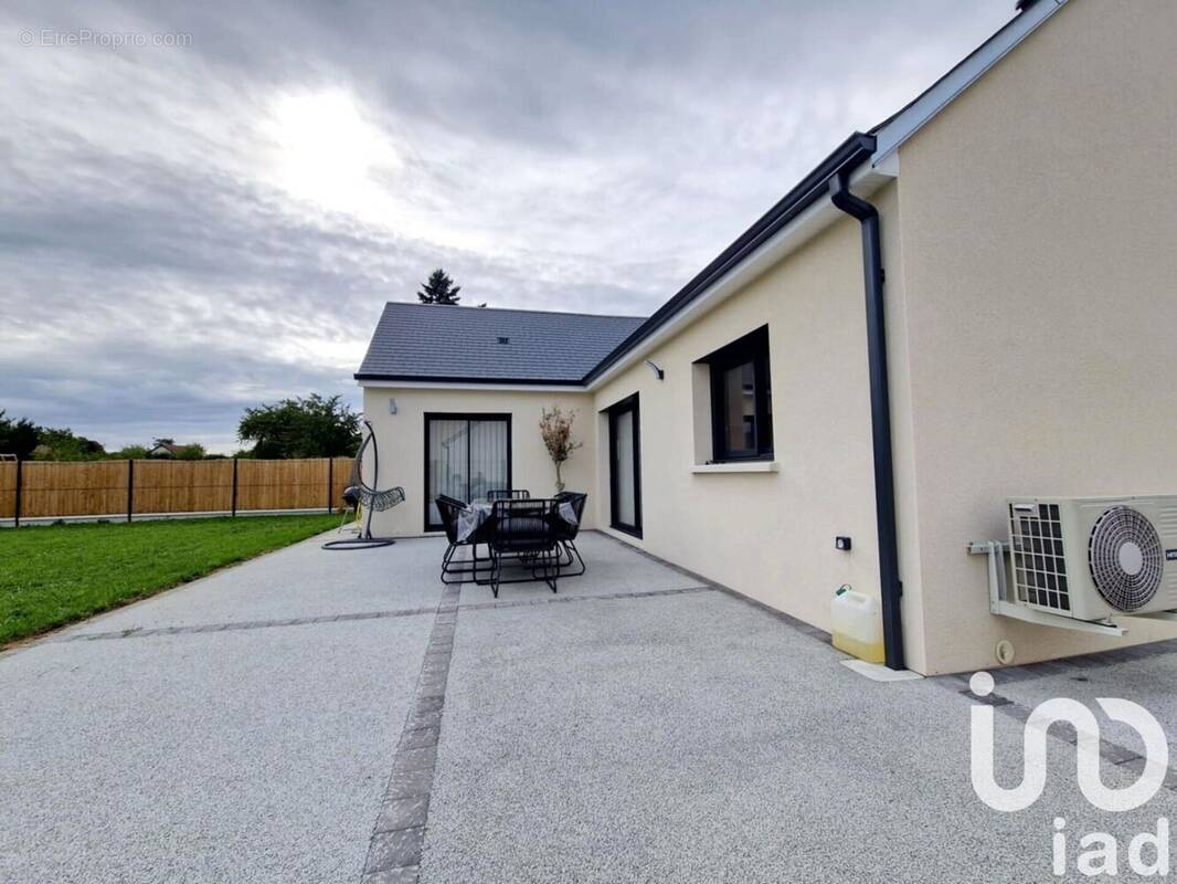 Photo 1 - Maison à VILLEBAROU