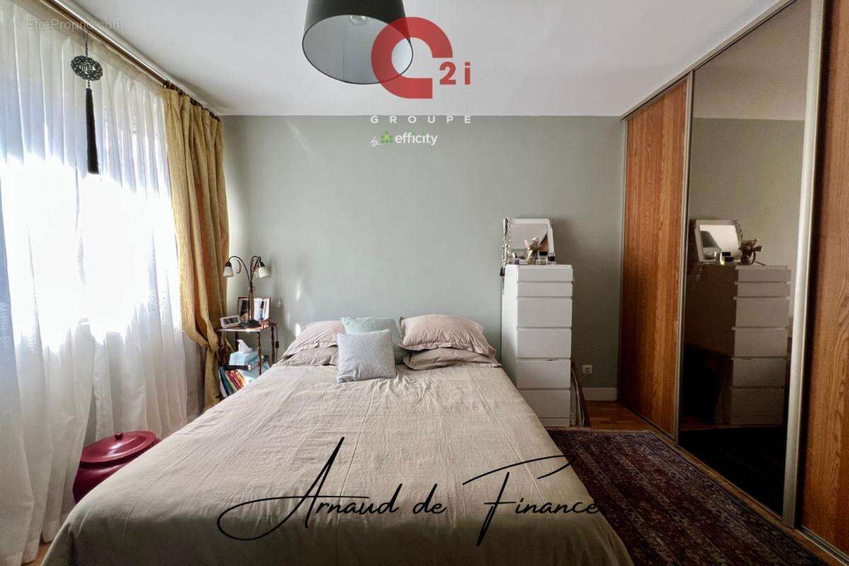 Appartement à LA CELLE-SAINT-CLOUD