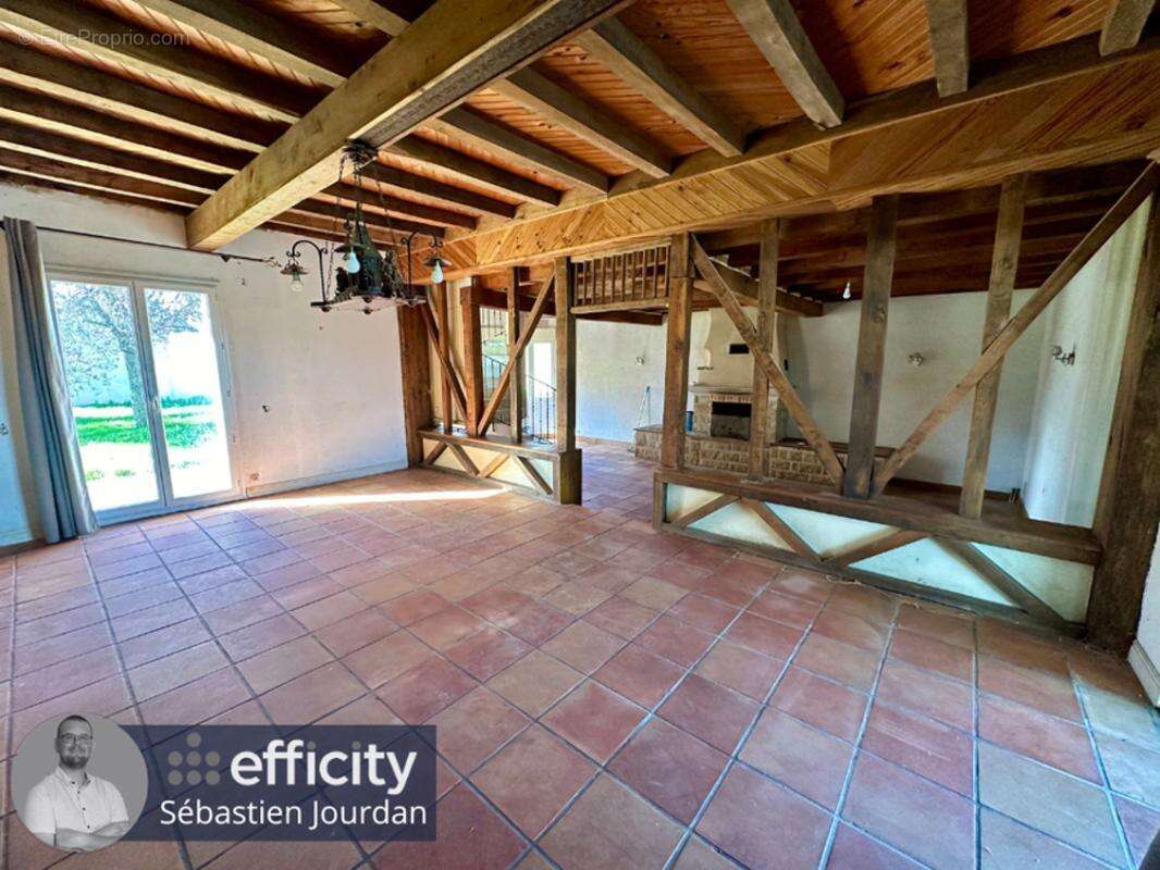 Maison à LOUVIGNE-DE-BAIS