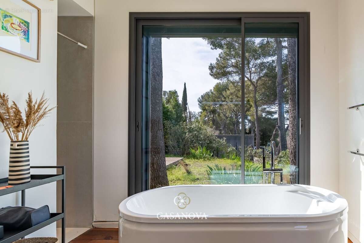 Villa contemporaine de plain-pied avec piscine et grand terrain à Castelnau-le-Lez - photo 23