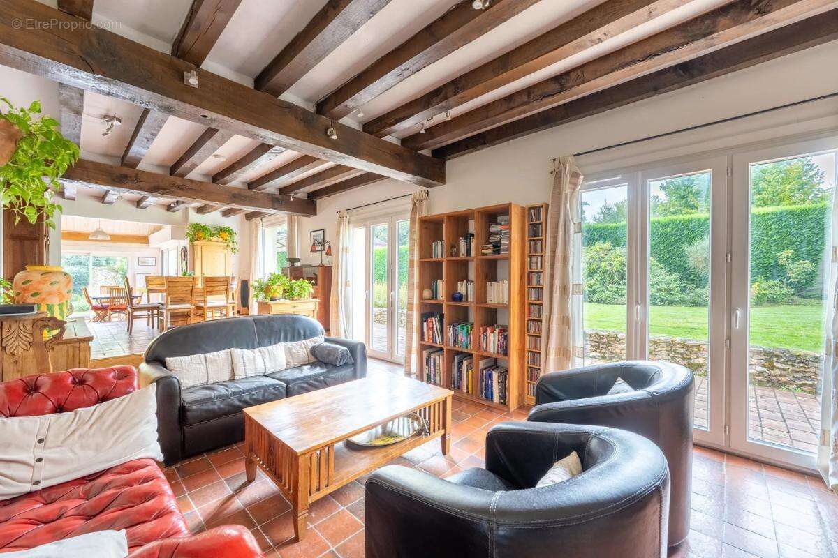 Maison à LA CELLE-LES-BORDES