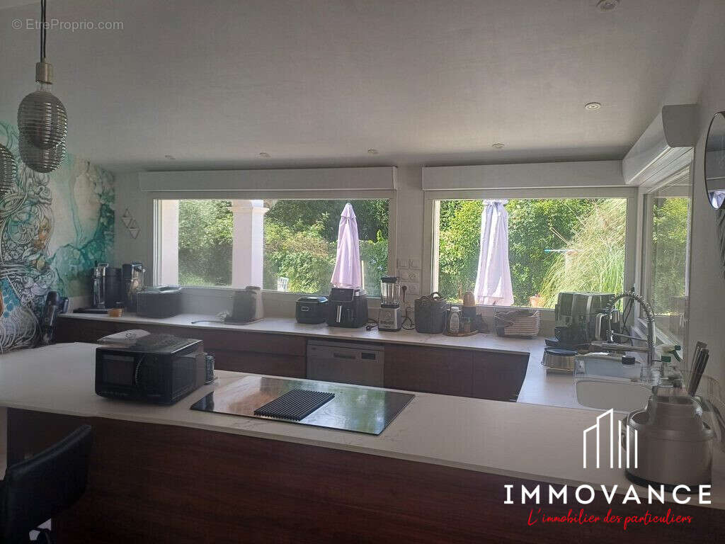 Maison à SAINT-SERIES