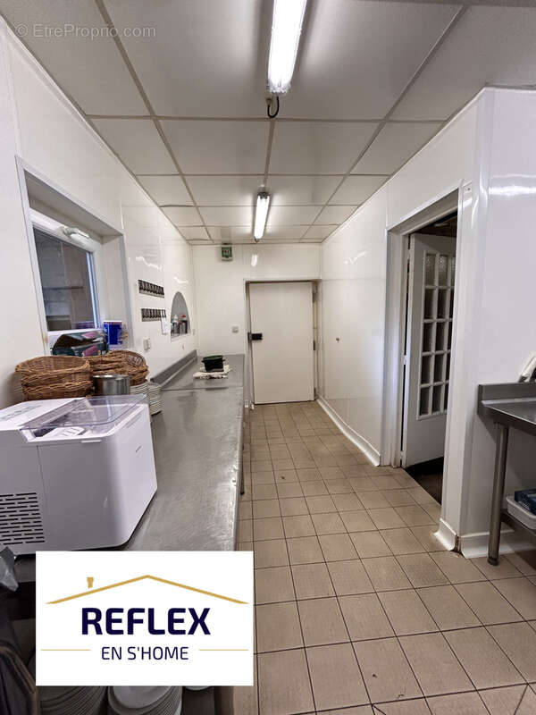 Commerce à AUTHUILLE