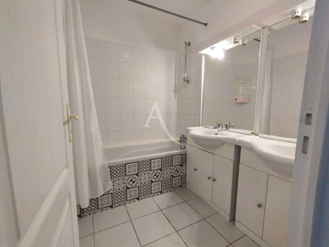 Maison à BUSSAC-SUR-CHARENTE