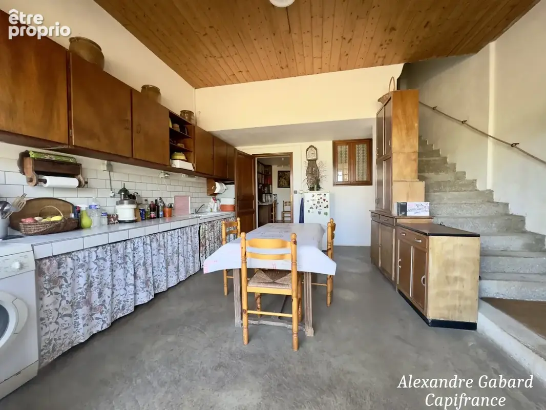 Maison en pierres 230 m² - 4 chambres - Terrain 7 370 m² - Piscine - Dépendances - photo 15