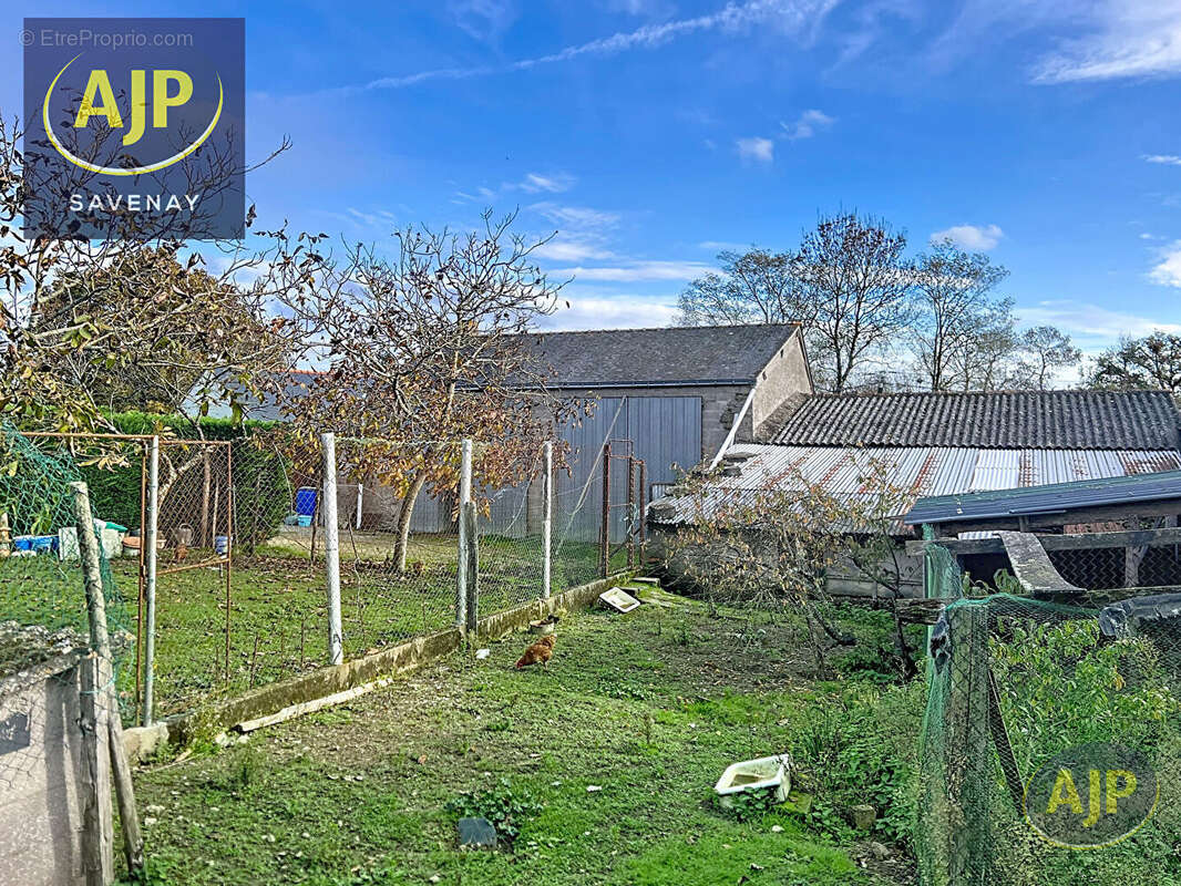 Maison à SAINT-ETIENNE-DE-MONTLUC