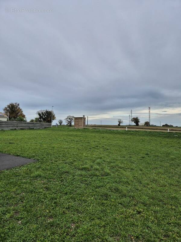 Terrain à RUELLE-SUR-TOUVRE