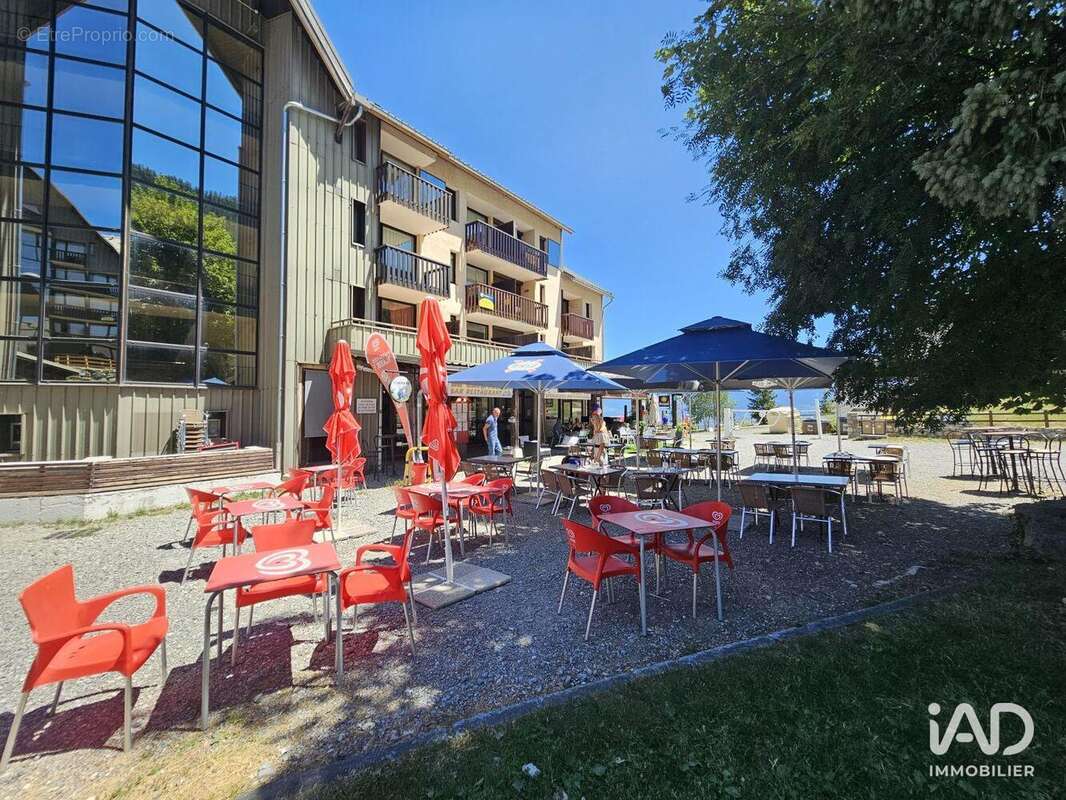 Commerce 190 m² à Reallon  - photo 2