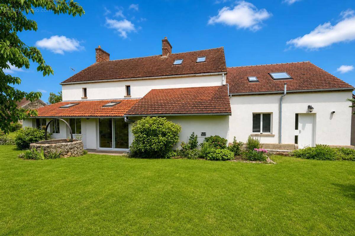 Maison à AUBEPIERRE-OZOUER-LE-REPOS
