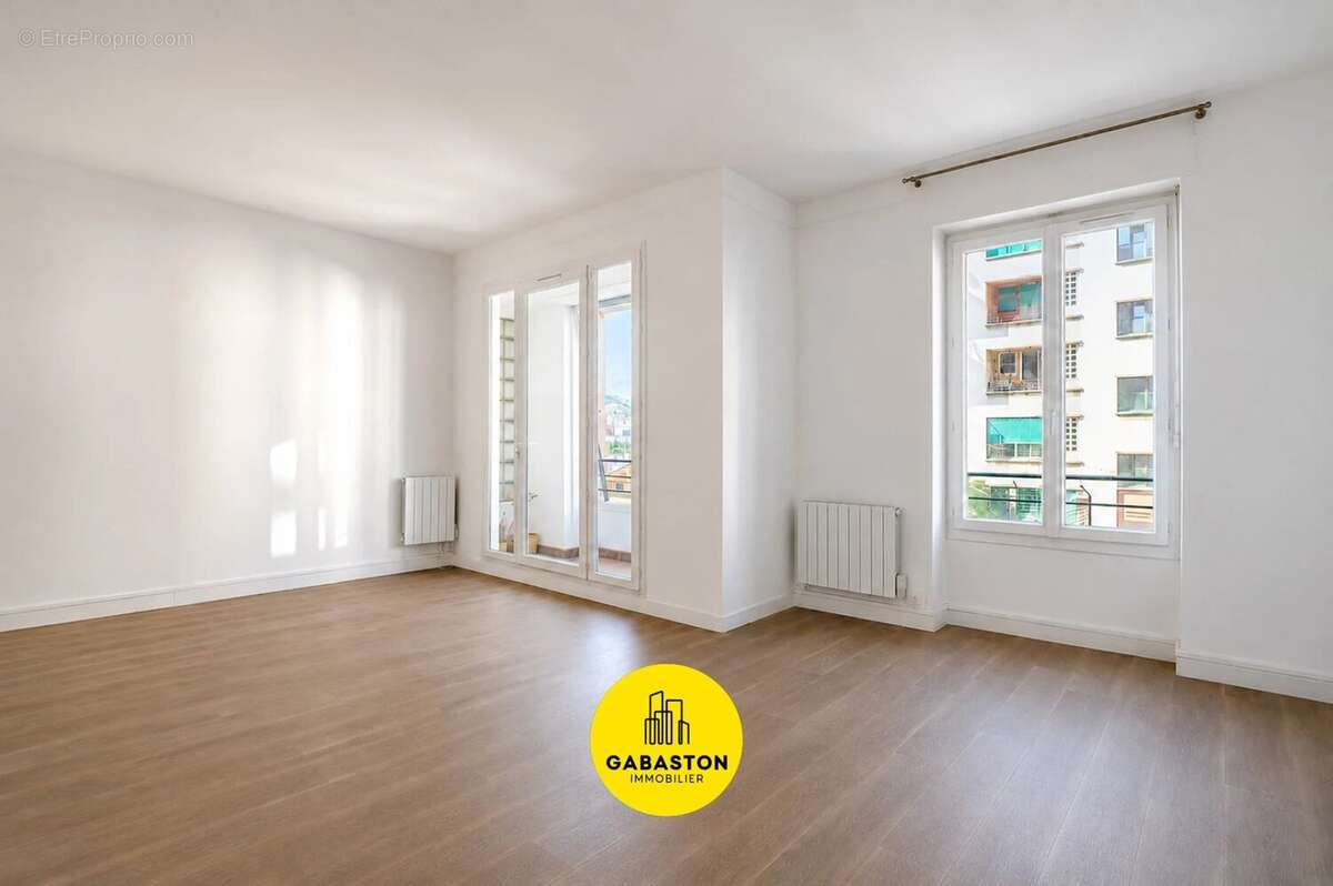 Appartement à MARSEILLE-2E