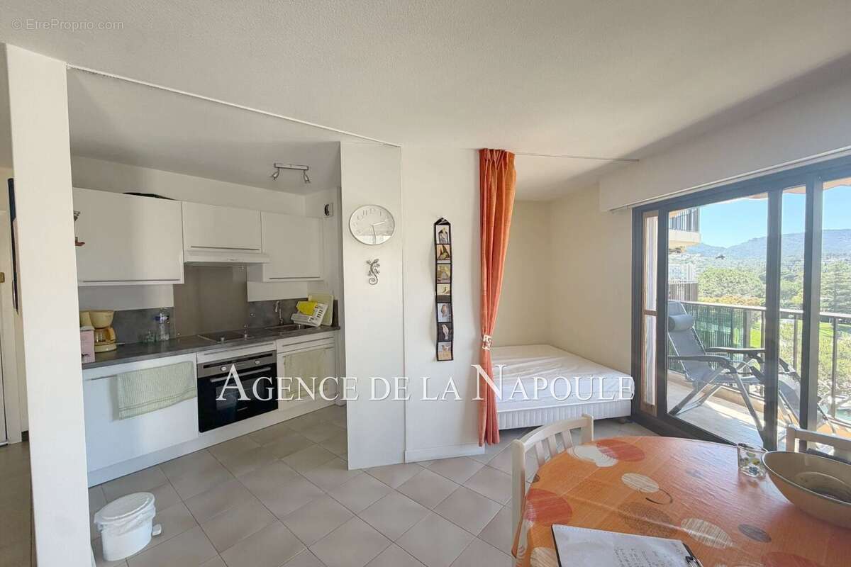 Appartement à MANDELIEU-LA-NAPOULE