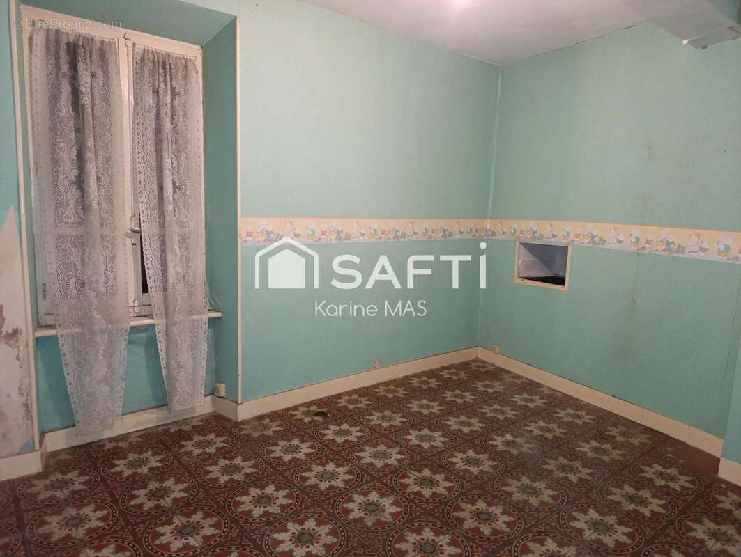 Maison 106 m² à Talairan  - photo 5