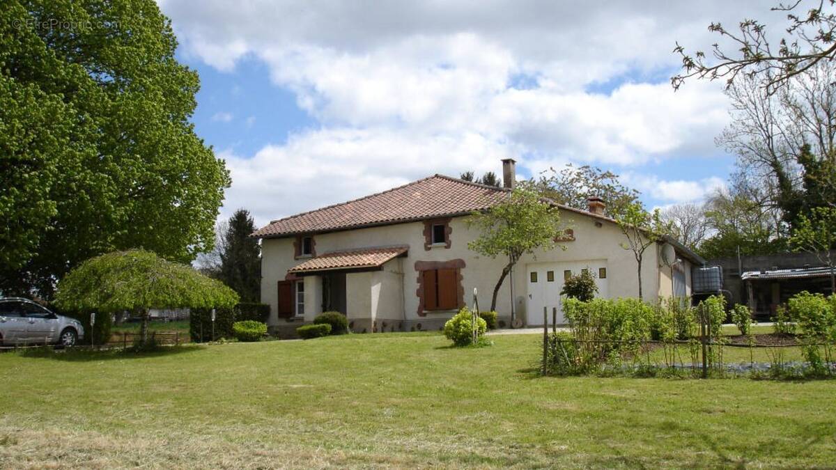 Autre à MONTEMBOEUF