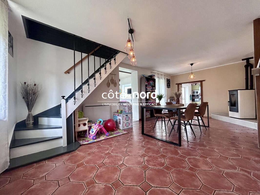 Maison à WALINCOURT-SELVIGNY