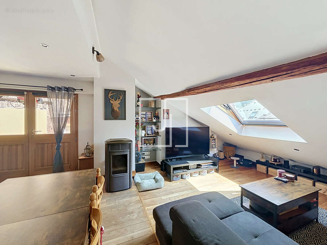 Duplex atypique de caractère de 123 m2 avec mezzanine et vue panoramique sur la vallée de l’Ubaye - photo 2
