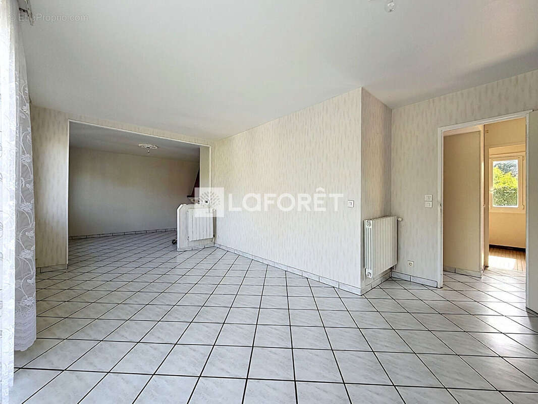 Laforêt Luzarches - Maison Seugy 5 pièce(s) 100 m2 - photo 4