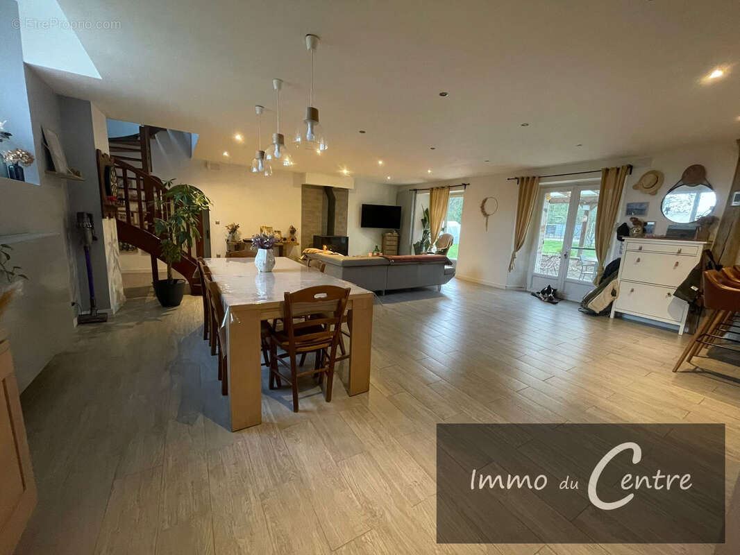 Maison à MONTMIRAIL